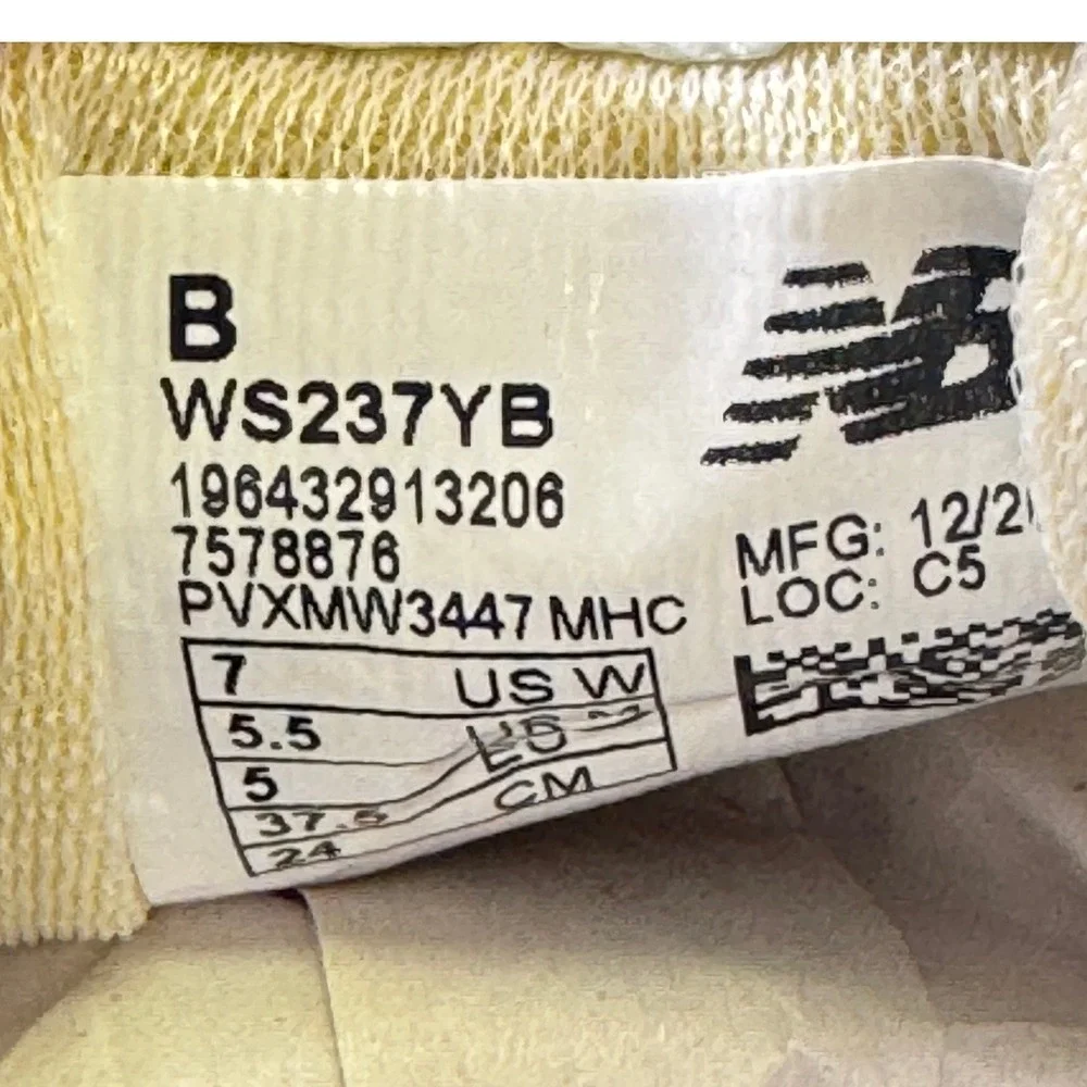 New Balance 237 Sneakers Womens 7 Moonbeam Beige Suede Low Top WS237YB